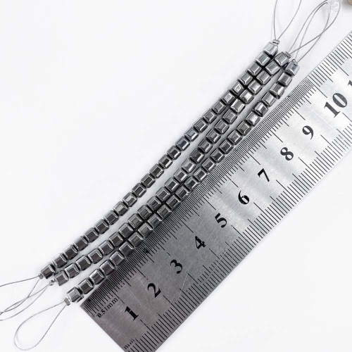 Нить бусин из геметина (кубы) 4 мм