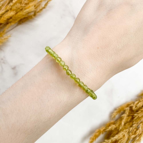 Браслет из хризолита 4 мм