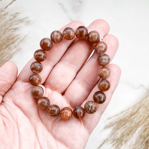 Браслет из солнечно-лунного камня