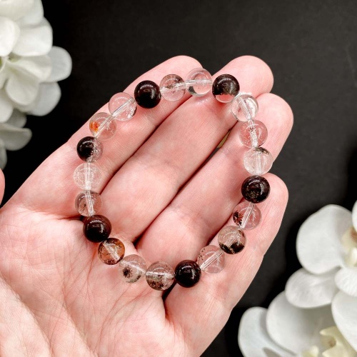 Браслет из кварца с включениями