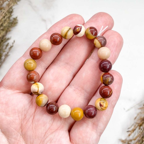 Браслет из мукаита