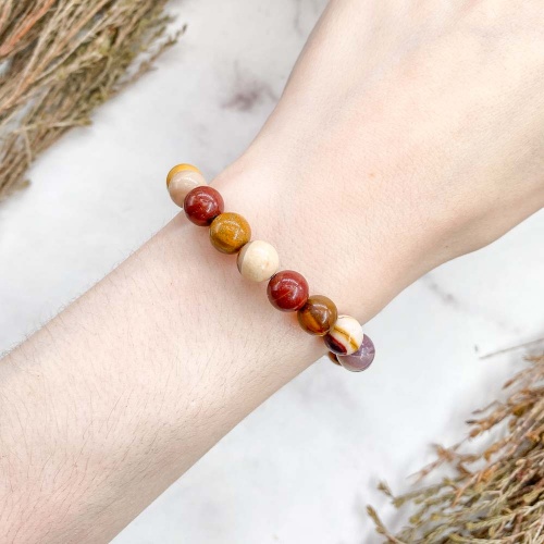 Браслет из мукаита