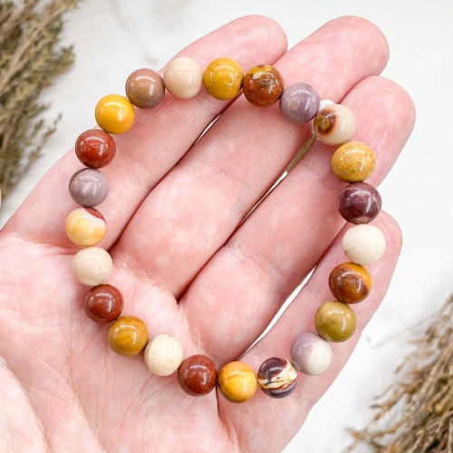 Браслет из мукаита