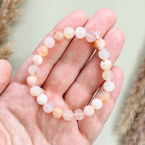 Браслет из халцедона цветочного или сакуры