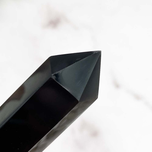 Столбик из обсидиана серебристого