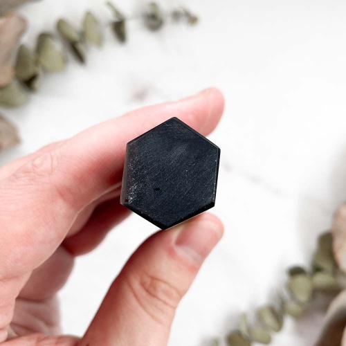 Столбик из обсидиана серебристого